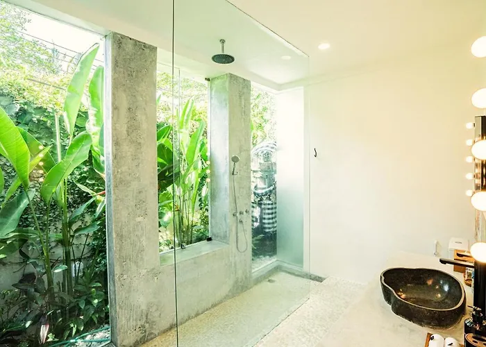 Sassy - Stunning Private Award Winning Oasis * Seminyak