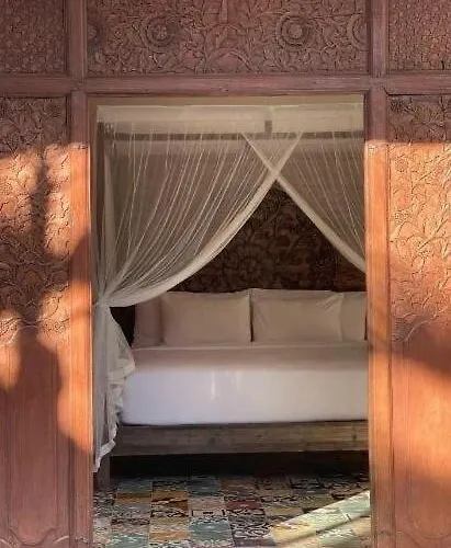 Sassy - Stunning Private Award Winning Oasis Villa Seminyak