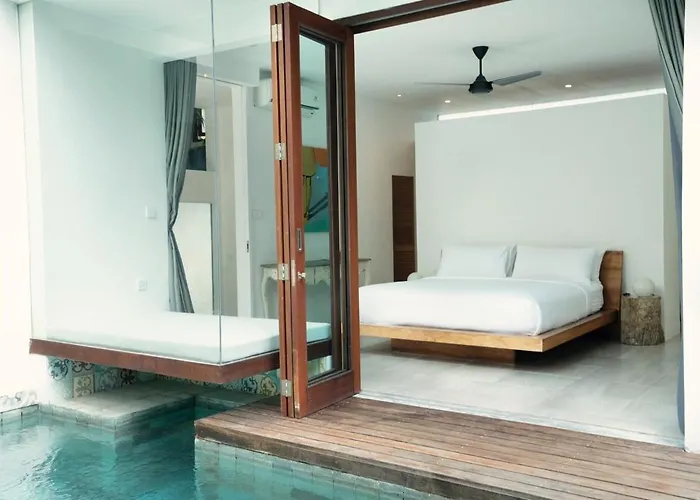 Sassy - Stunning Private Award Winning Oasis Villa Seminyak