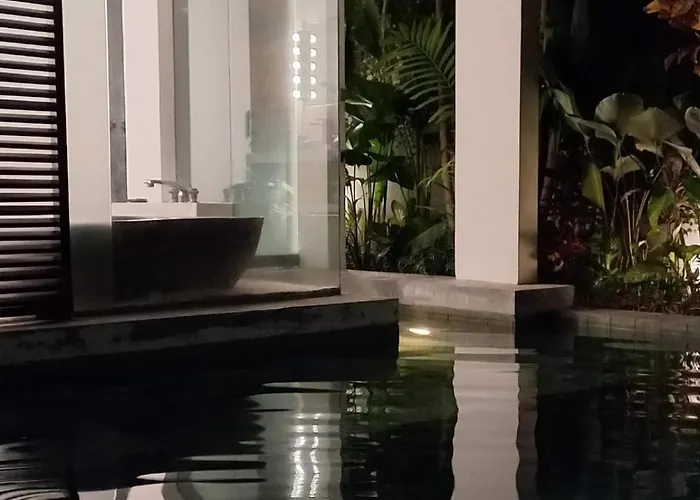 Sassy - Stunning Private Award Winning Oasis Villa Seminyak
