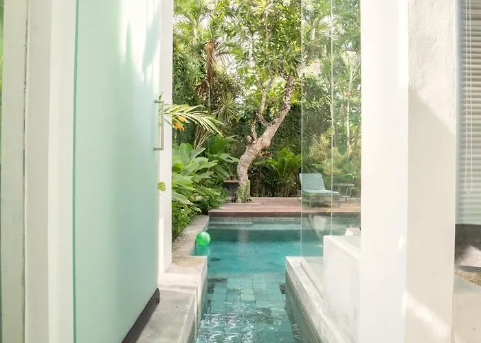 Sassy - Stunning Private Award Winning Oasis Villa Seminyak